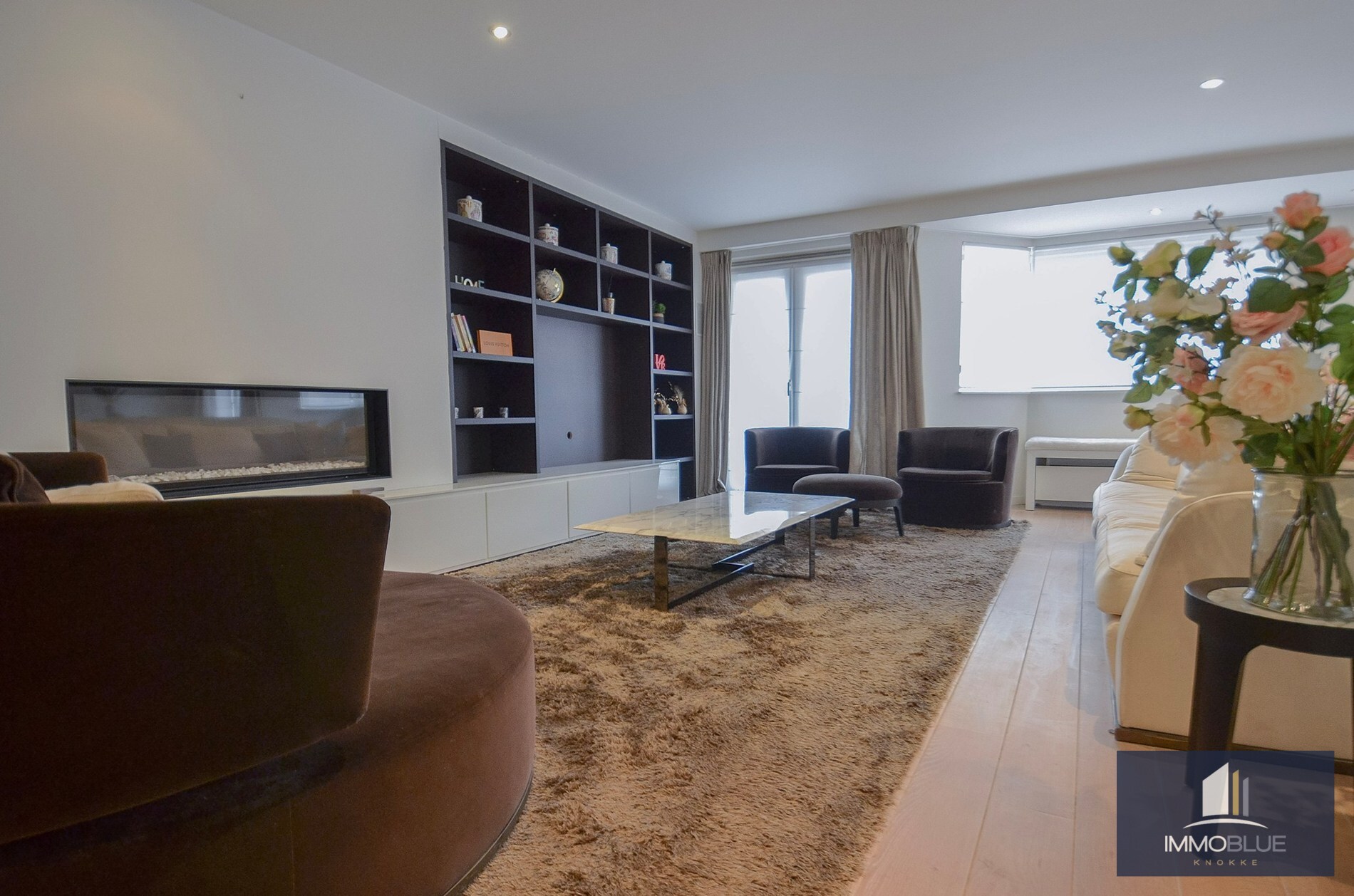 Topaanbieding – Uitzonderlijk ruim appartement gelegen in een stijlvolle residentie. 