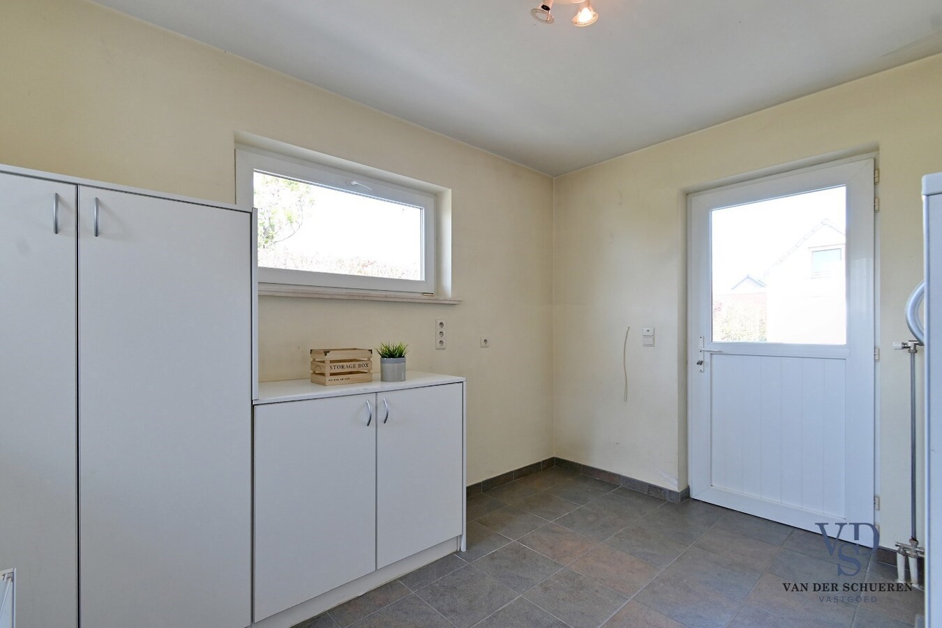 Bungalowwoning met afzonderlijke garage 