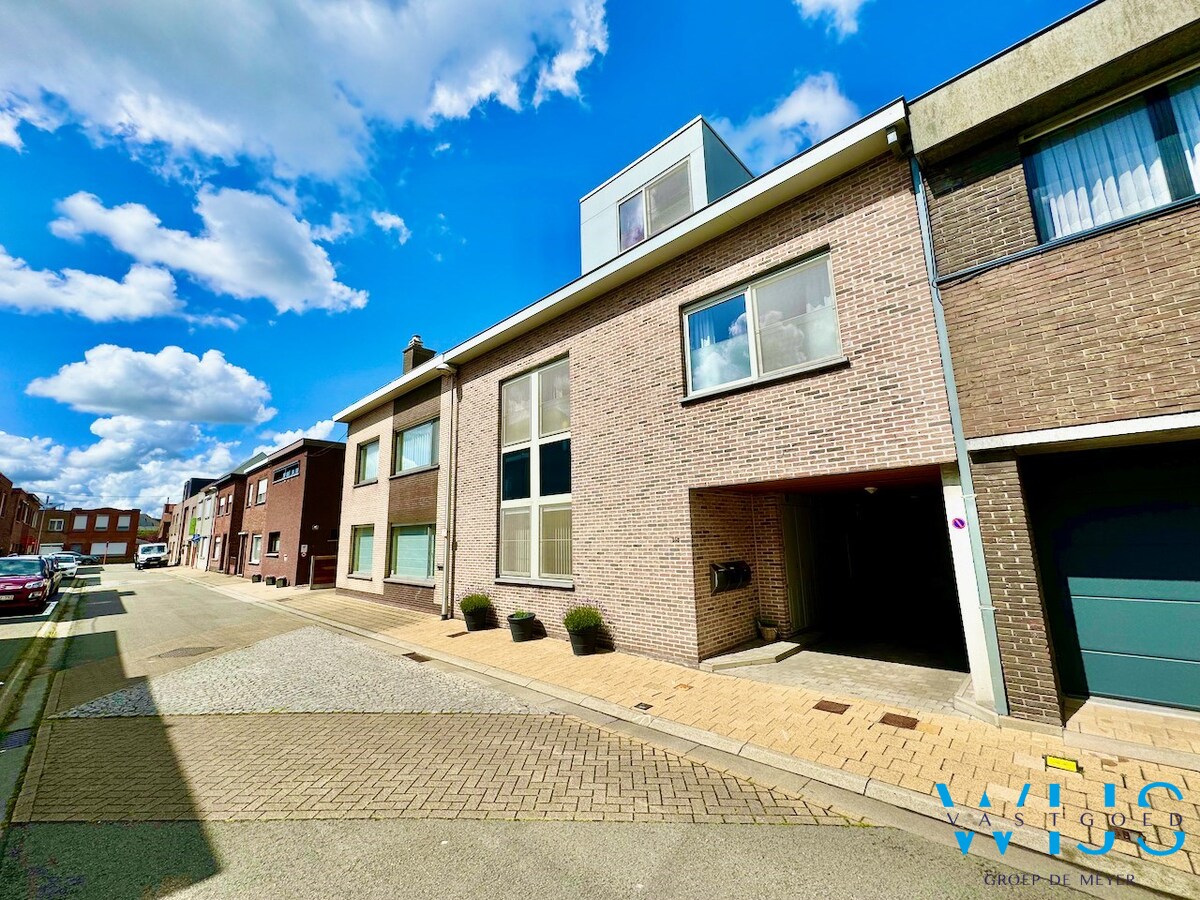 Gelijkvloers appartement met 2 slaapkamers te Zelzate ! 