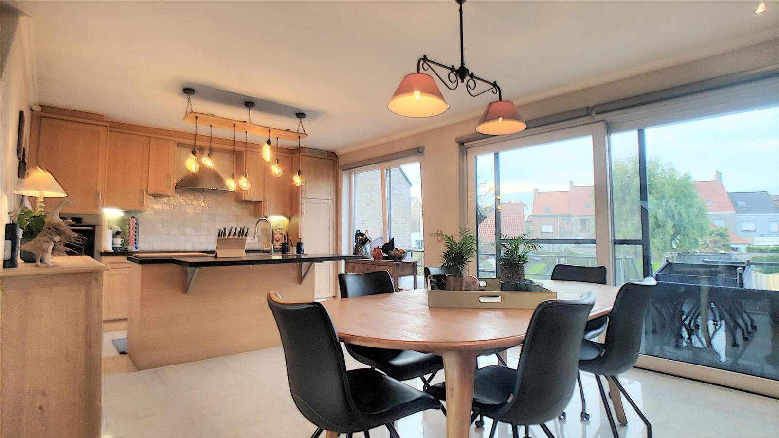 Knappe gezinswoning met vier slaapkamers en tuin - Zeebrugge 