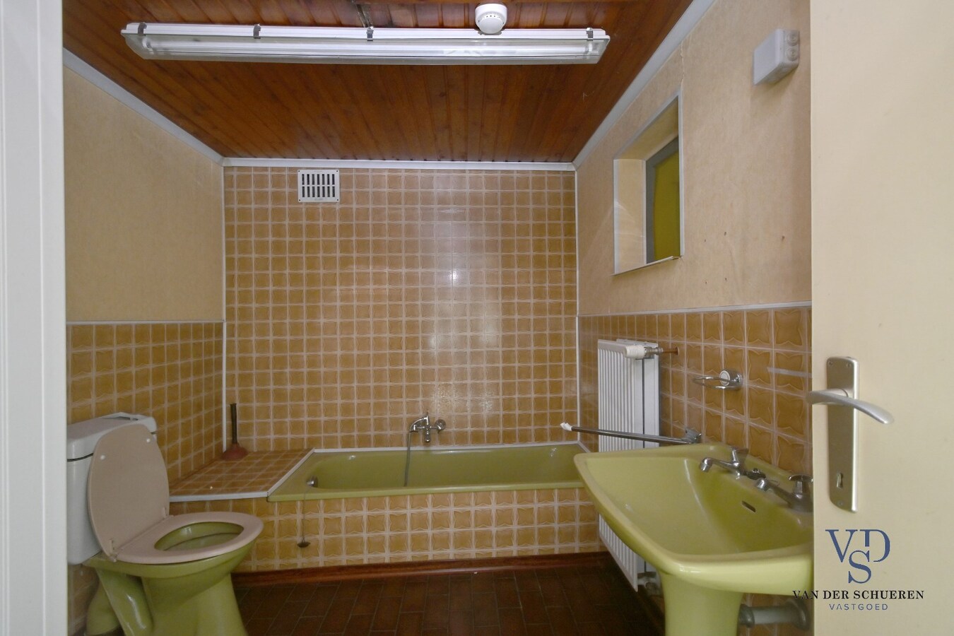 Uniek handelspand met woongedeelte in hartje Eine ! 