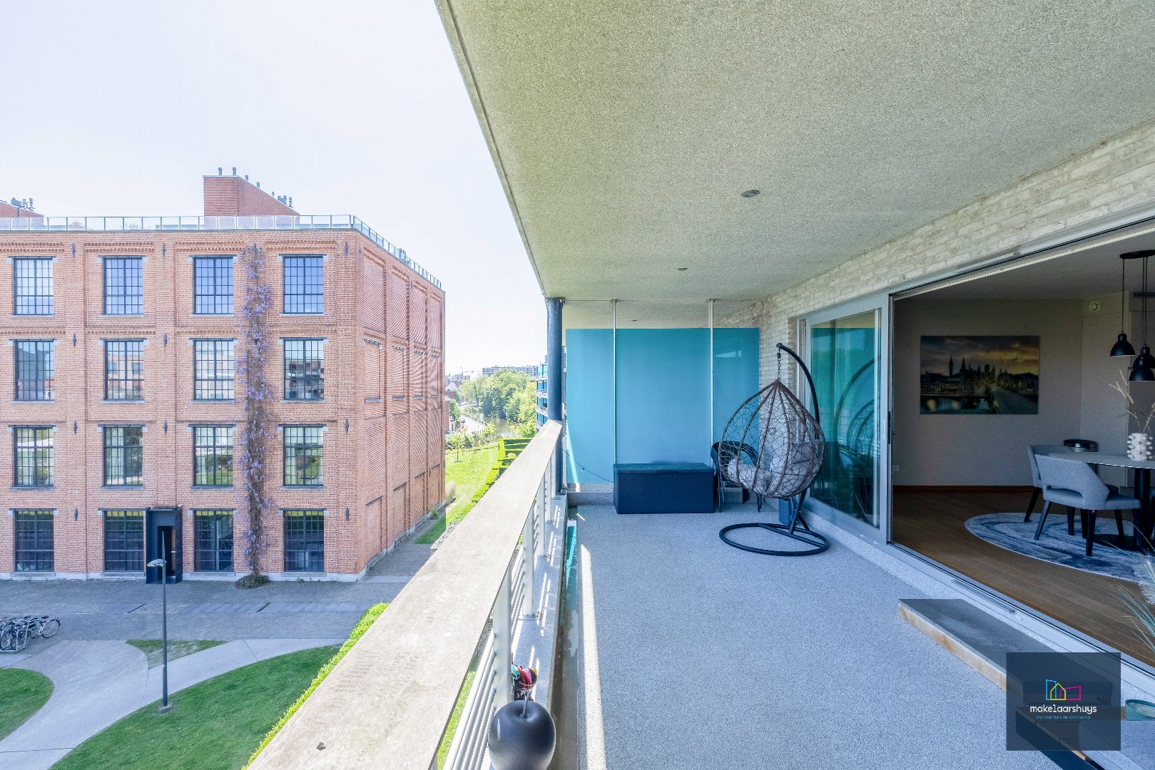 Stijlvol 2 slpk. appartement met ruim terras en staanplaats 