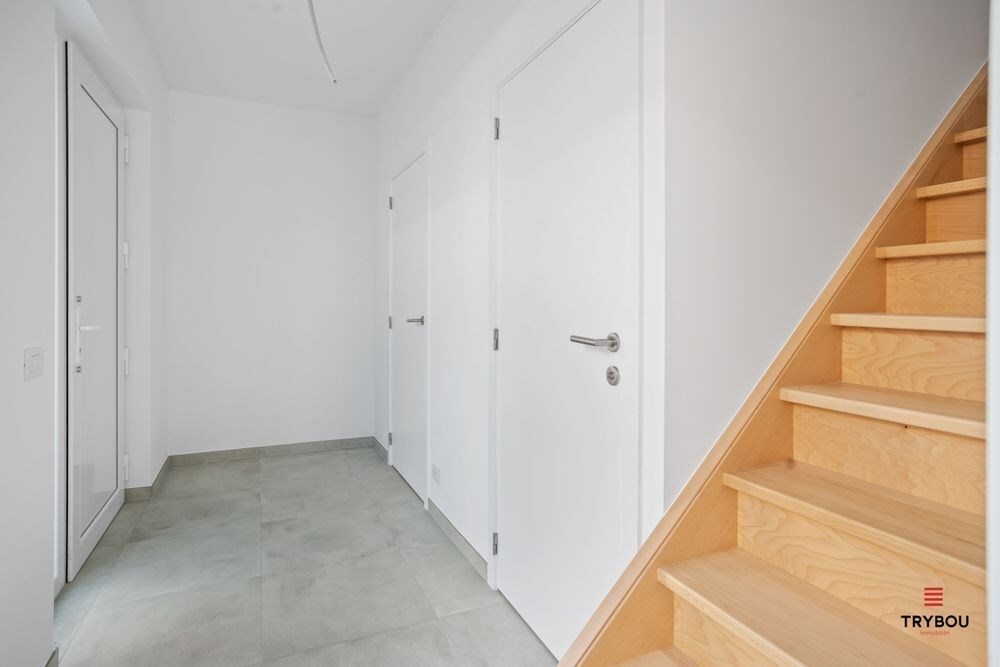 Moderne halfopen nieuwbouwwoning met 3 slaapkamers 