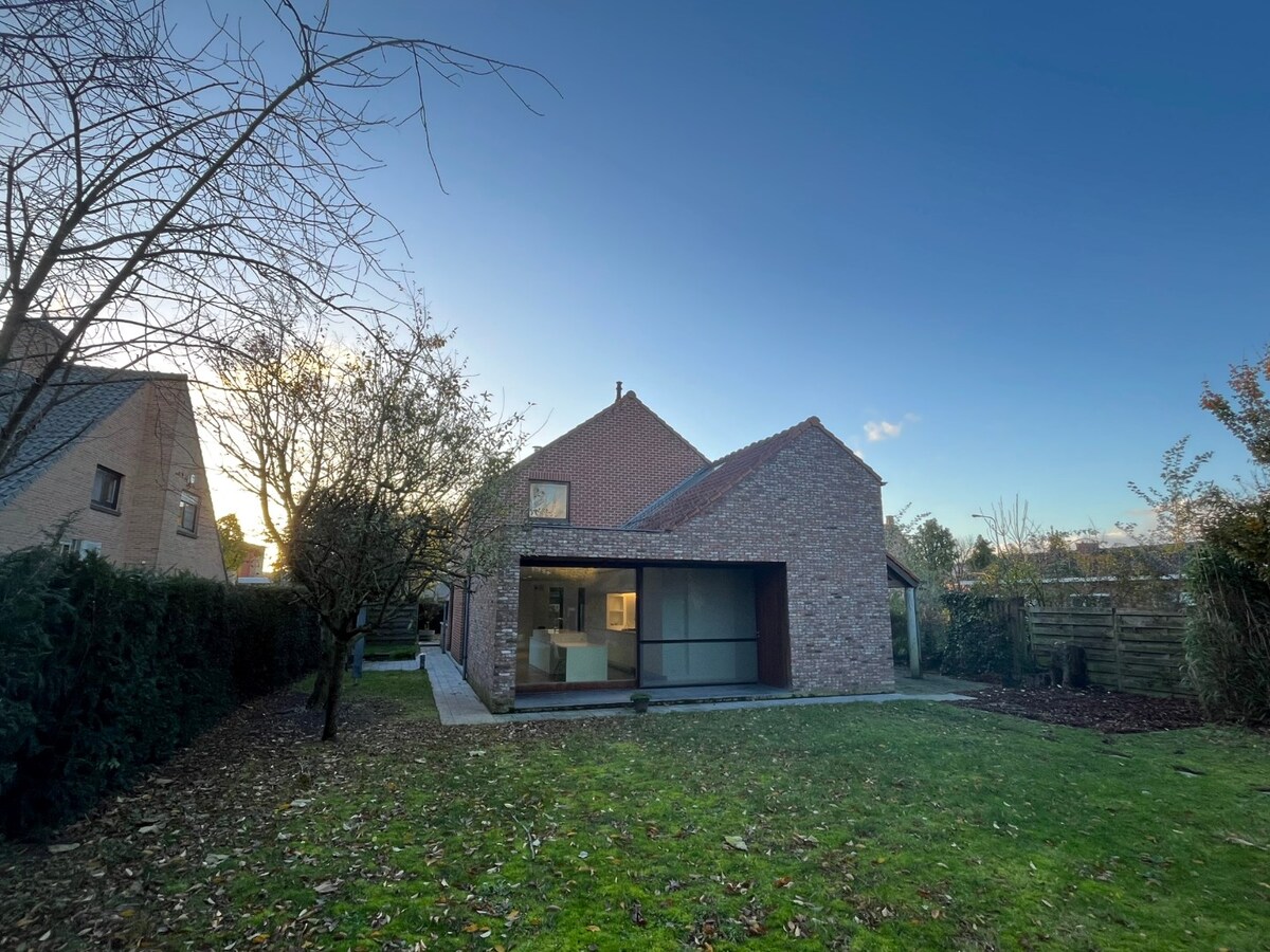 Ruime gezinswoning nabij centrum Deinze 