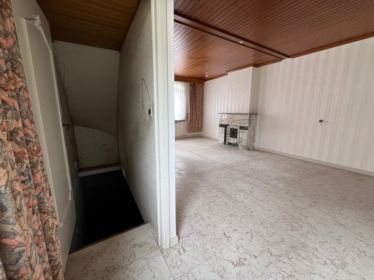 Te renoveren half open bebouwing te Gavere 