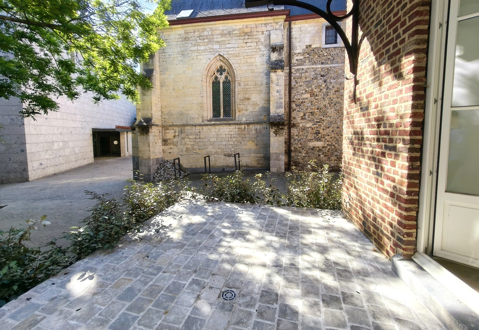 ENERGIEZUINIG APPARTEMENT - GELIJKVLOERS MET TERRAS 