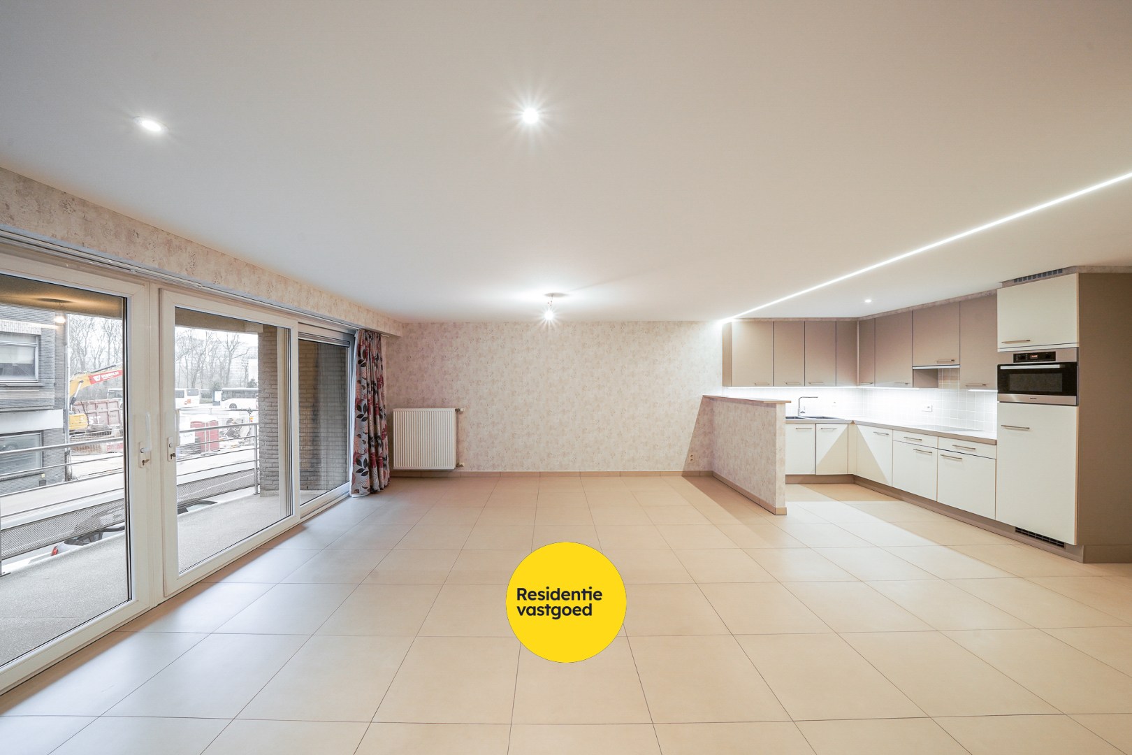 Instapklaar appartement met 2 terrassen te Mariakerke 