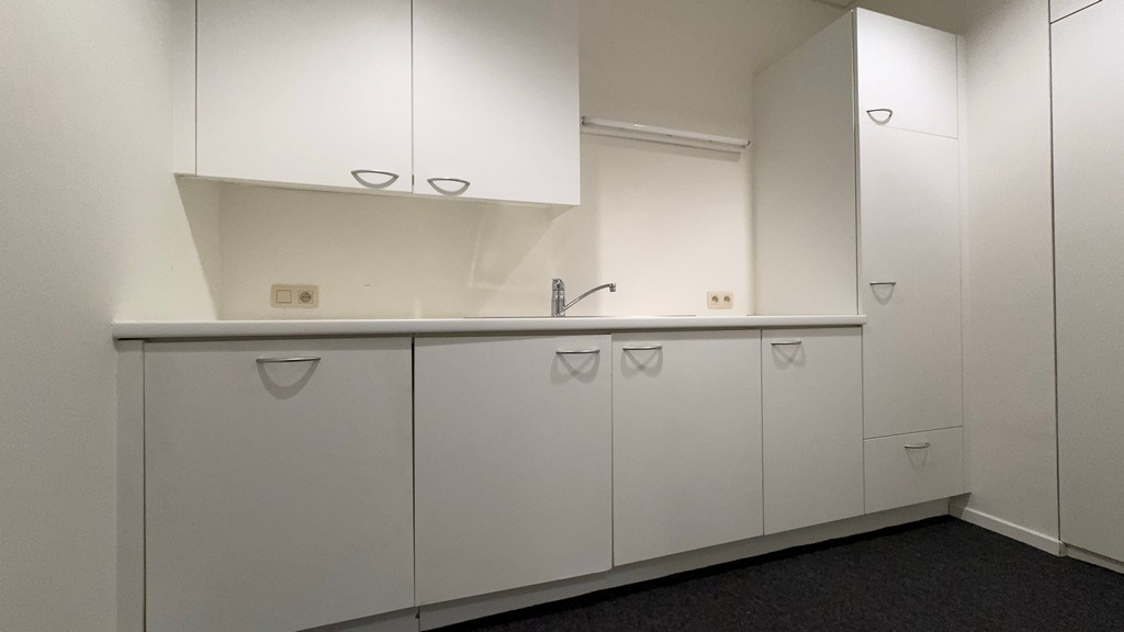 Kantoorgebouw te koop op zichtlocatie langs R4 in Merelbeke-Melle