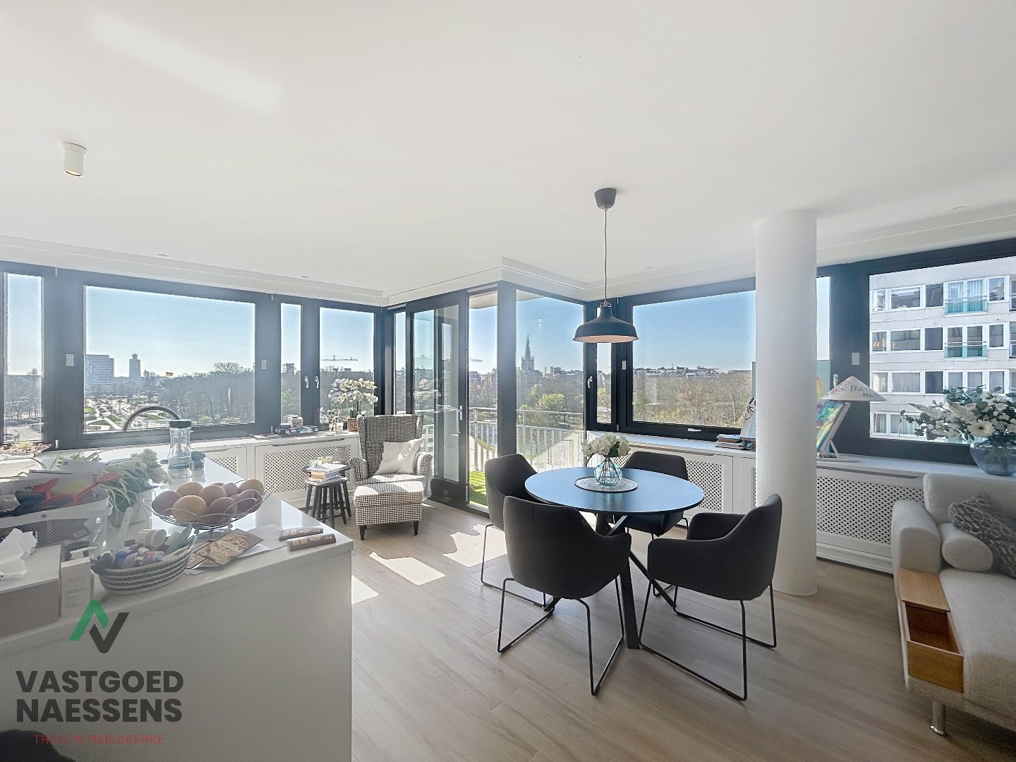 Magnifique appartement de 2 chambres avec vue panoramique et terrasse. 