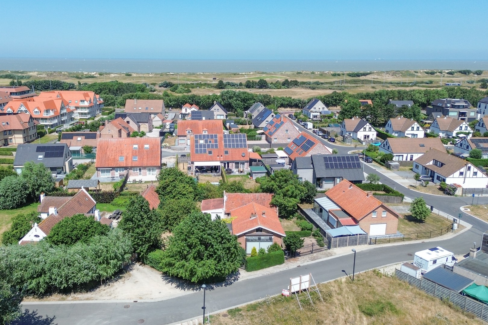 Authentieke en karaktervolle bungalow met veel mogelijkheden in Vosseslag, De Haan 