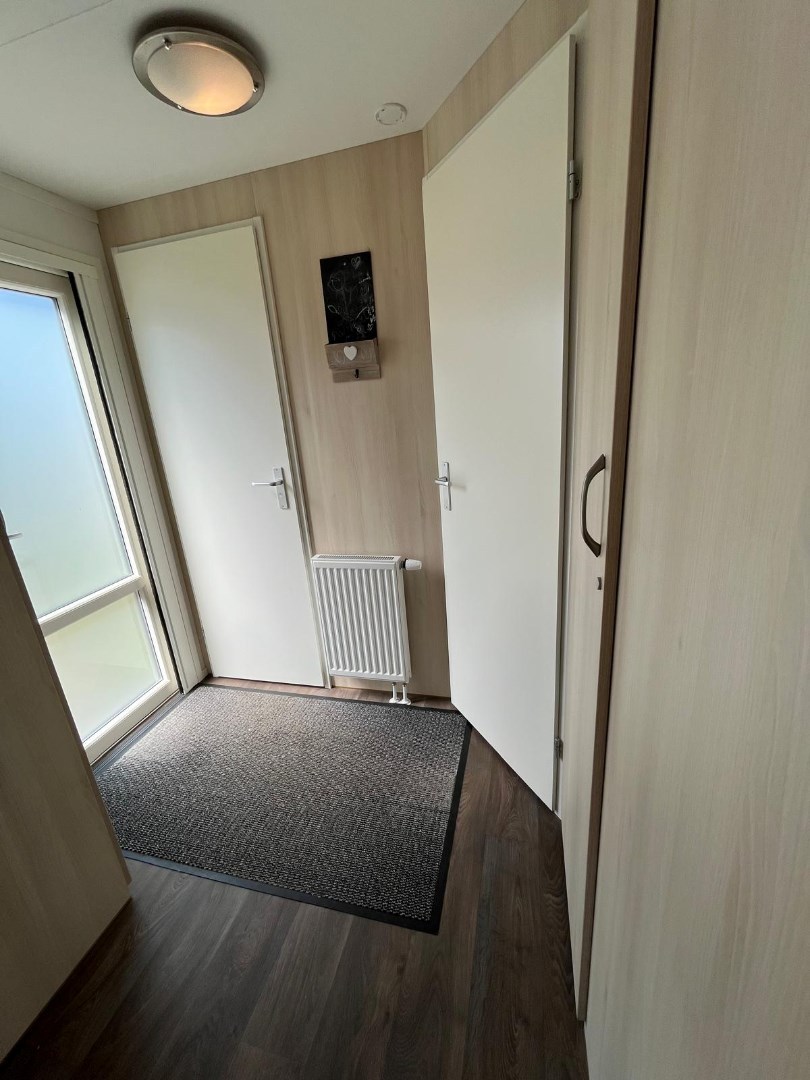 T.A. Makelaardij biedt aan: Goed onderhouden chalet (V47) op een rustige plek met veel privacy 