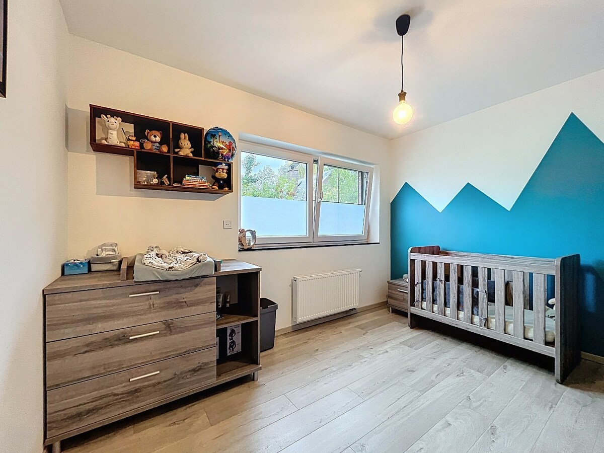 Recente (2017) gezinswoning met garage en tuin te Borsbeke 