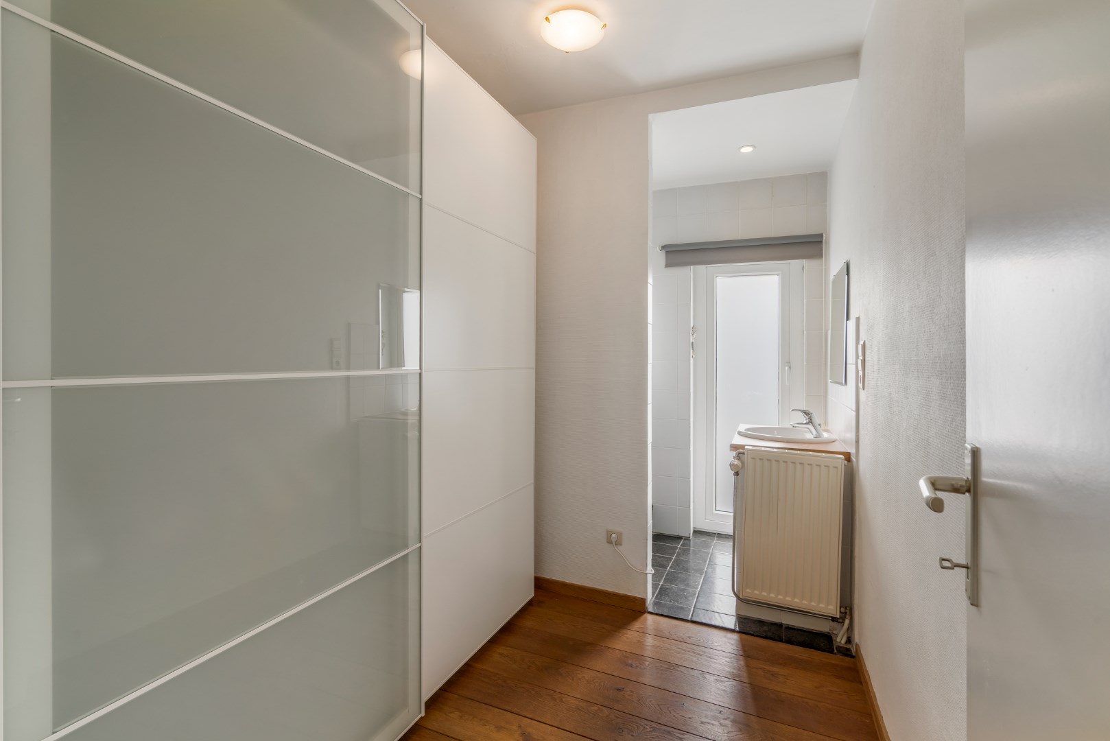 Bemeubeld appartement met 2 slaapkamers en garagebox 