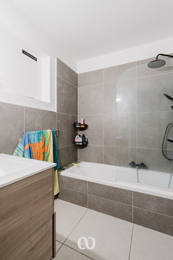 Gerenoveerd, ruim appartement op centrale ligging 