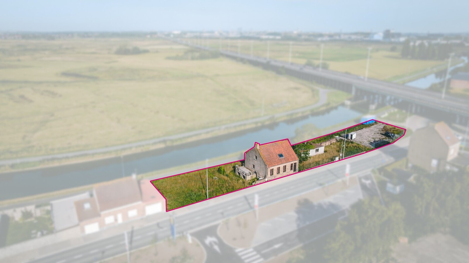 Te renoveren vrijstaande woning met prachtig uitzicht in natuurgebied 