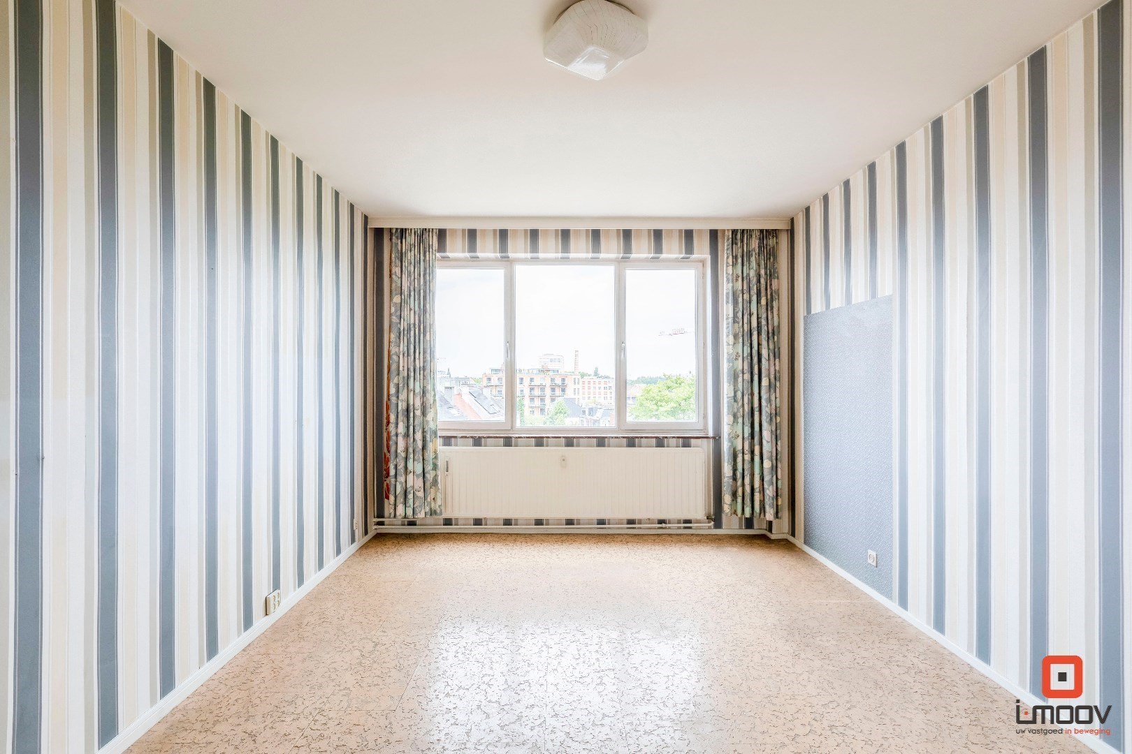 Ruim en lichtrijk drieslaapkamerappartement met prachtig zicht op het water en het groen! 