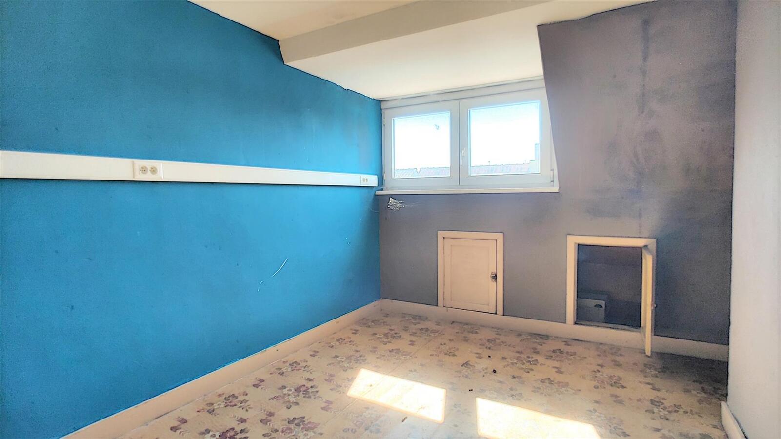 Te renoveren (handels)woning in het centrum - Heist 