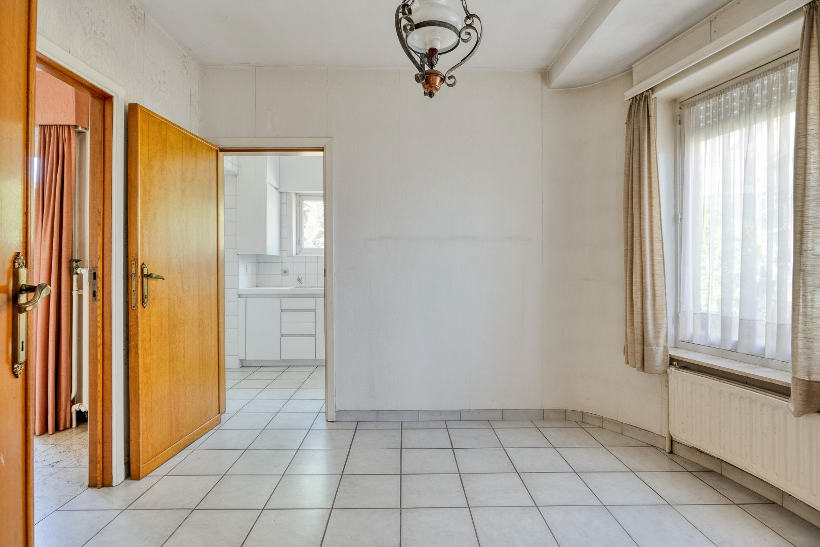 TE RENOVEREN WONING met 3/4 slaapkamers en tuin – 1640 SINT-GENESIUS-RODE 
