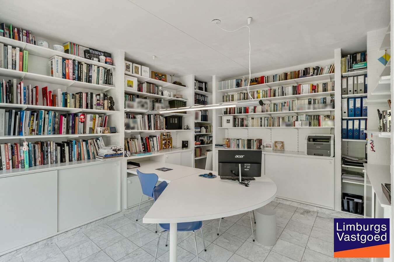 Moderne architectenwoning met mooie tuin en zwembad, 5 slaapkamers in Hasselt, OB op 8a12ca in doodlopende straat 