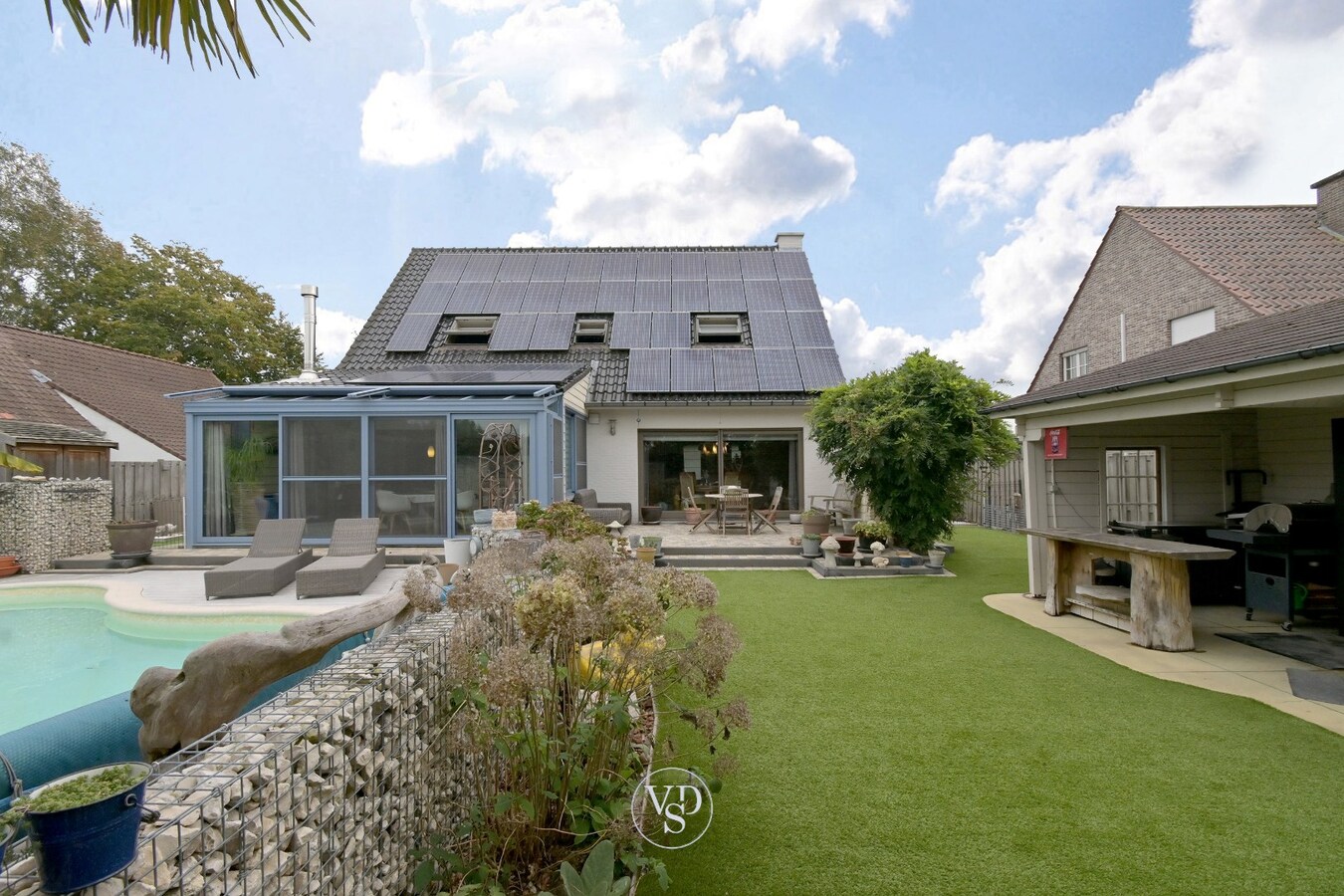 Tijdloze villa met zwembad. 