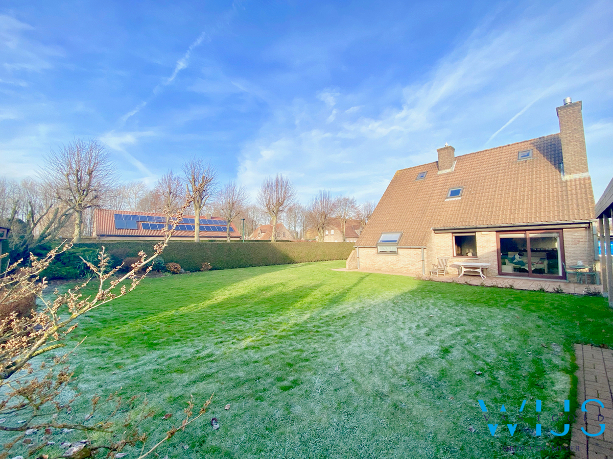 Open bebouwing op 745m² in een rustige woonwijk te LEMBEKE ! 