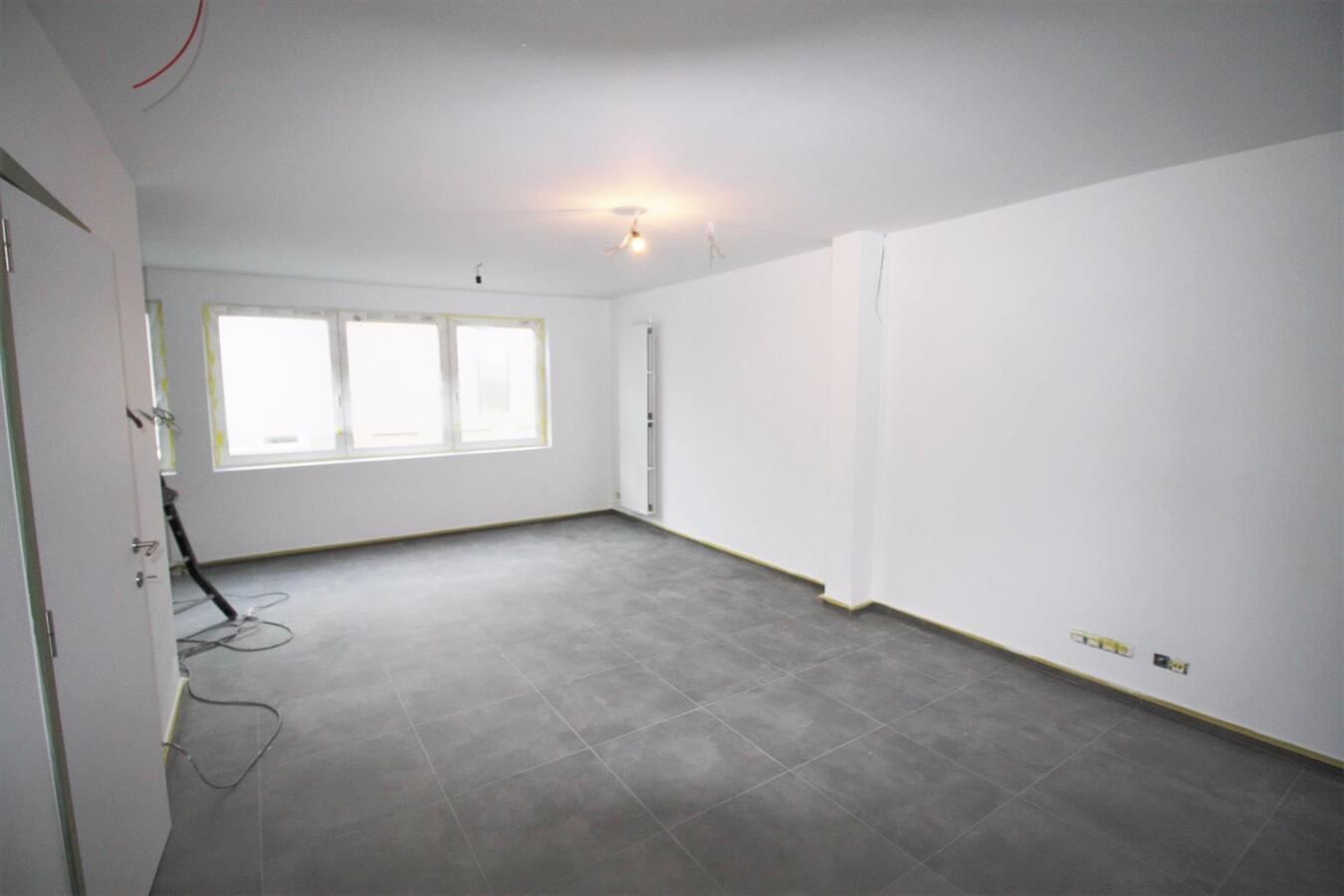 Volledig vernieuwd duplex appartement met 3 slaapkamers te Bredene 