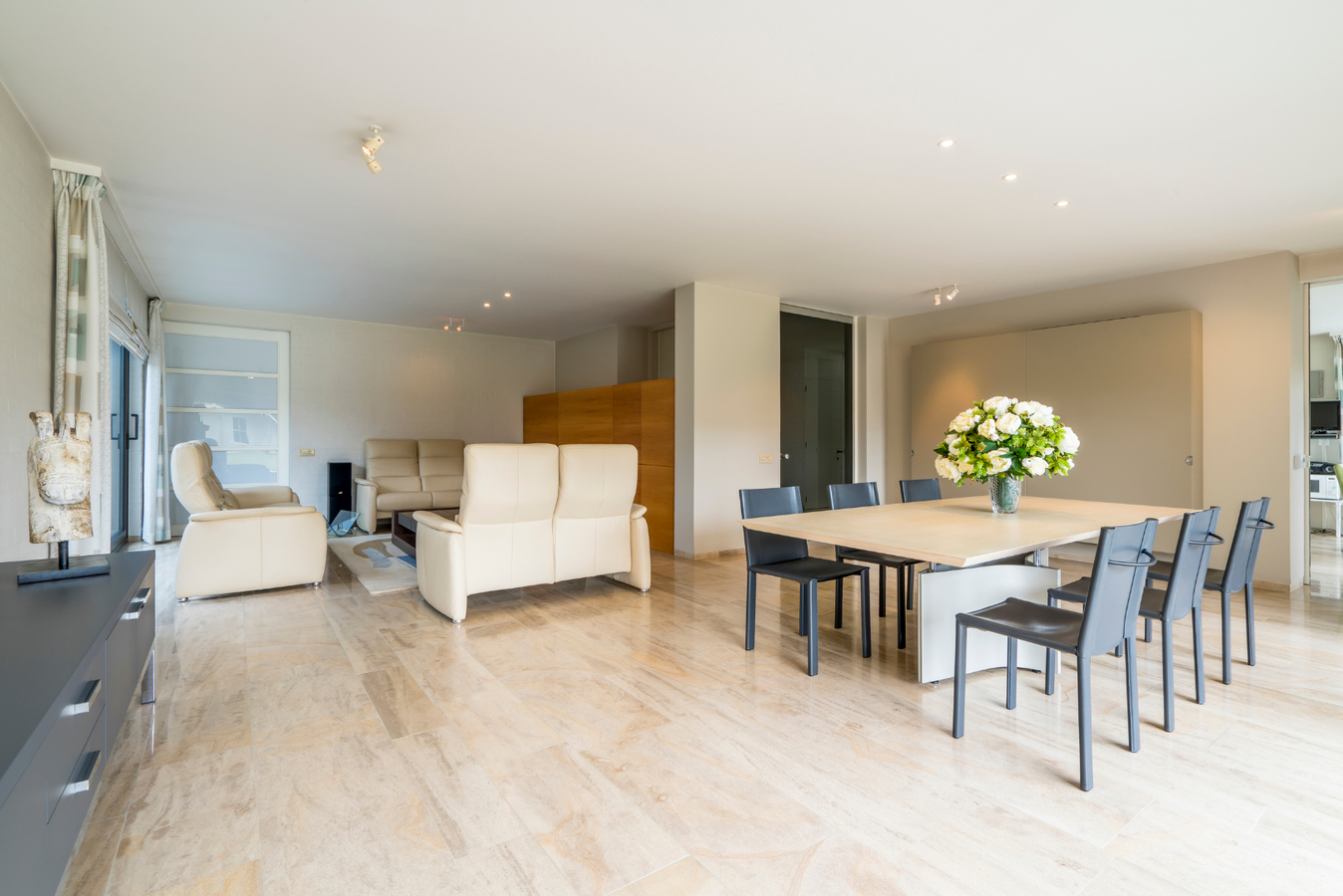 Luxueus afgewerkte villa met 3 slaapkamers én garage te Gits 