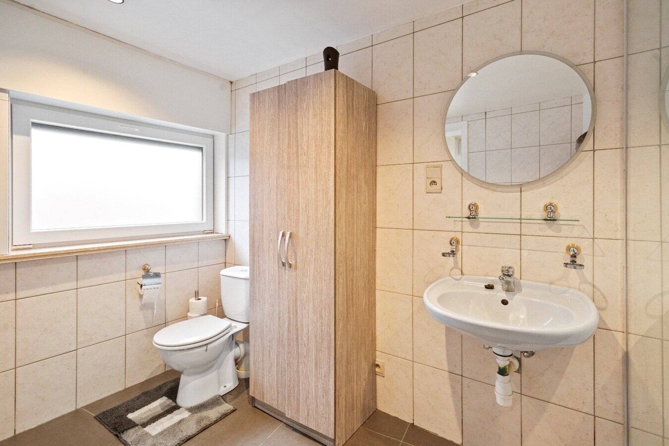 Tot in de puntjes afgewerkte, vrijstaande woning met garage 