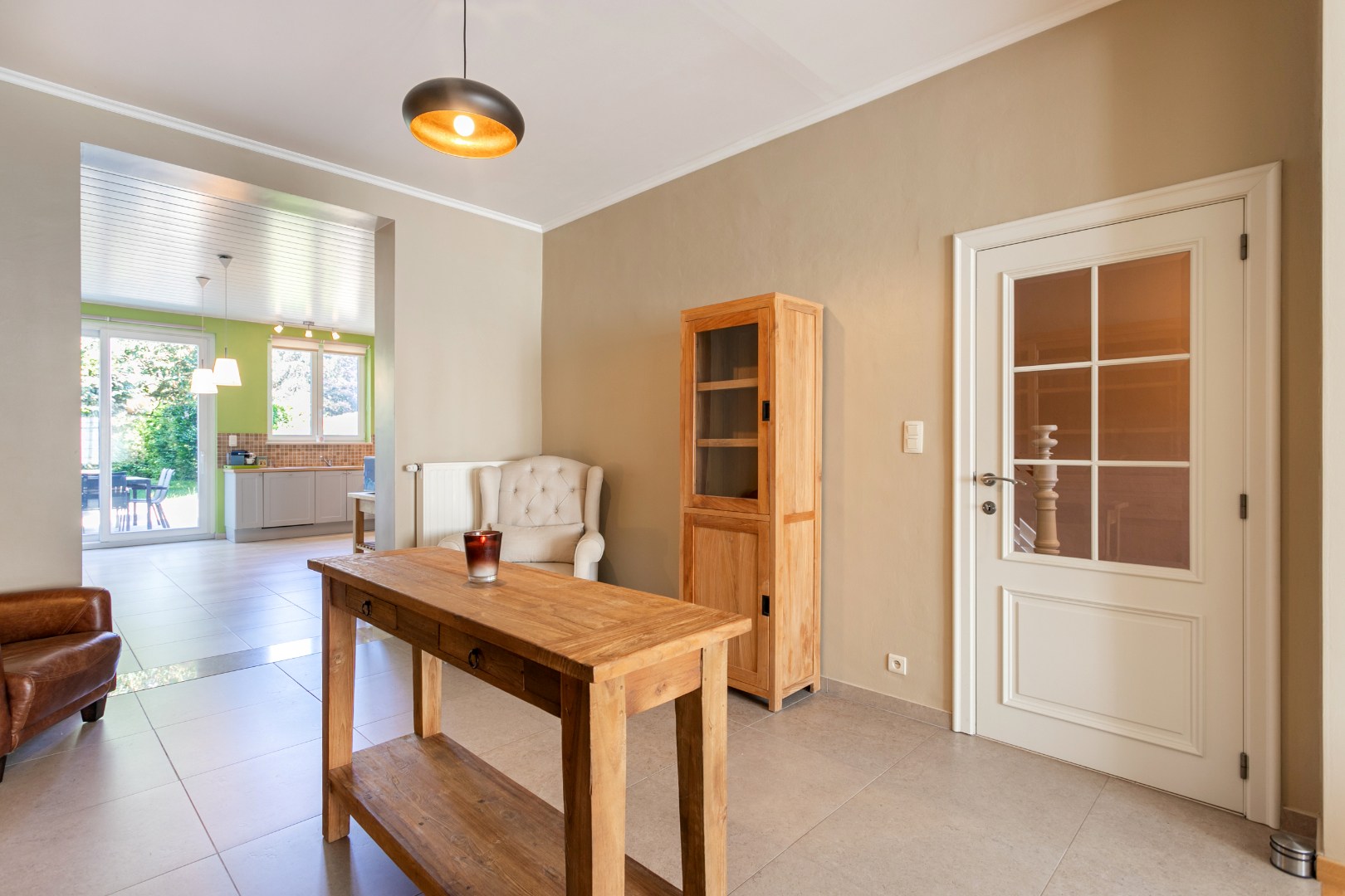 Instapklare woning met 3 slpk, oprit en tuin te Halle 