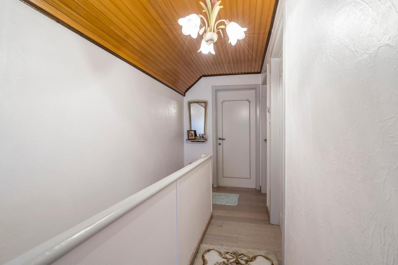 Uitstekend onderhouden halfopen woning met grote tuin 