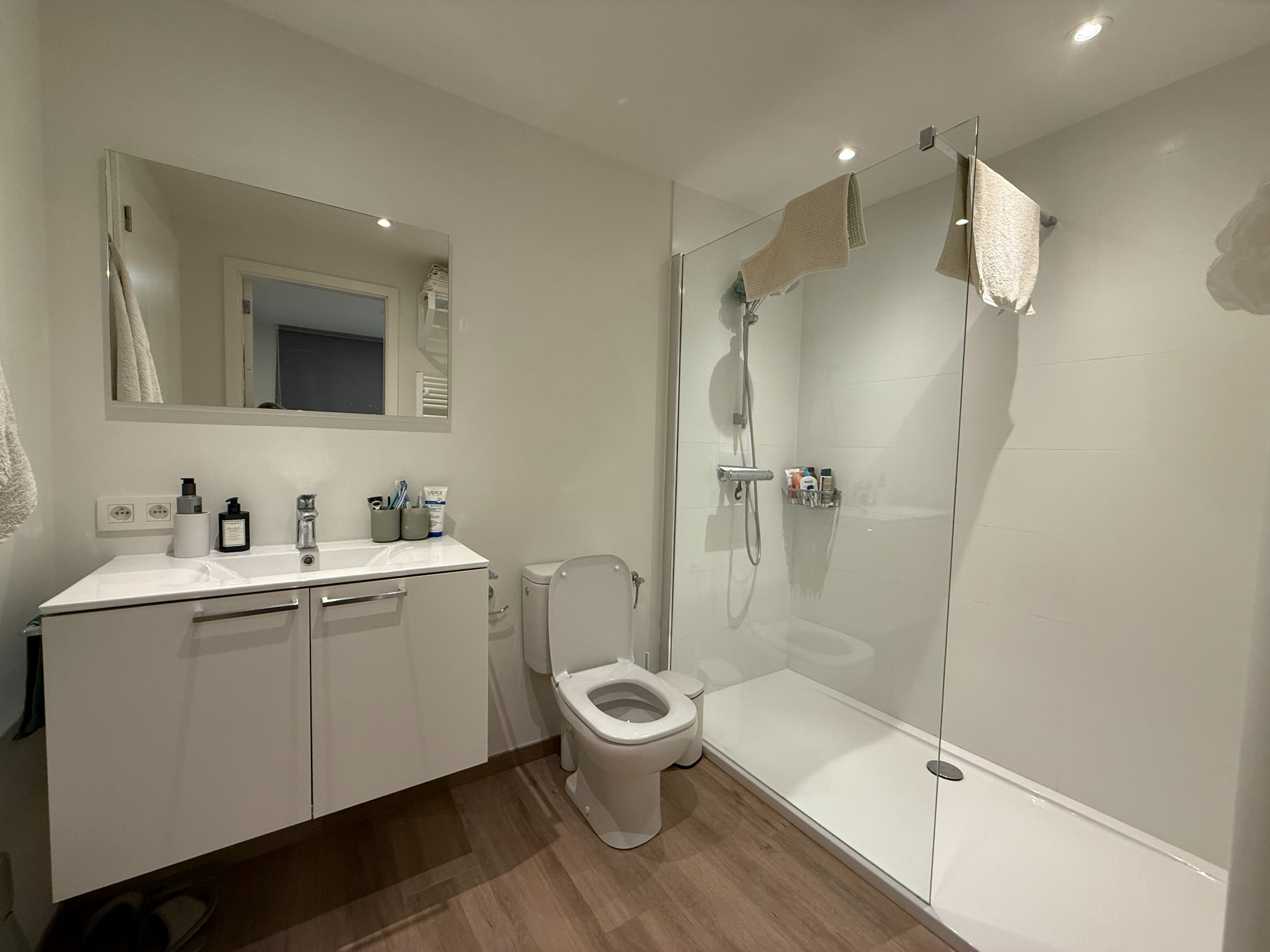 Non-meublé - Charmant appartement à louer avec 2 chambres situé dans une résidence récente sur l'avenue Léopold à Knokke. 