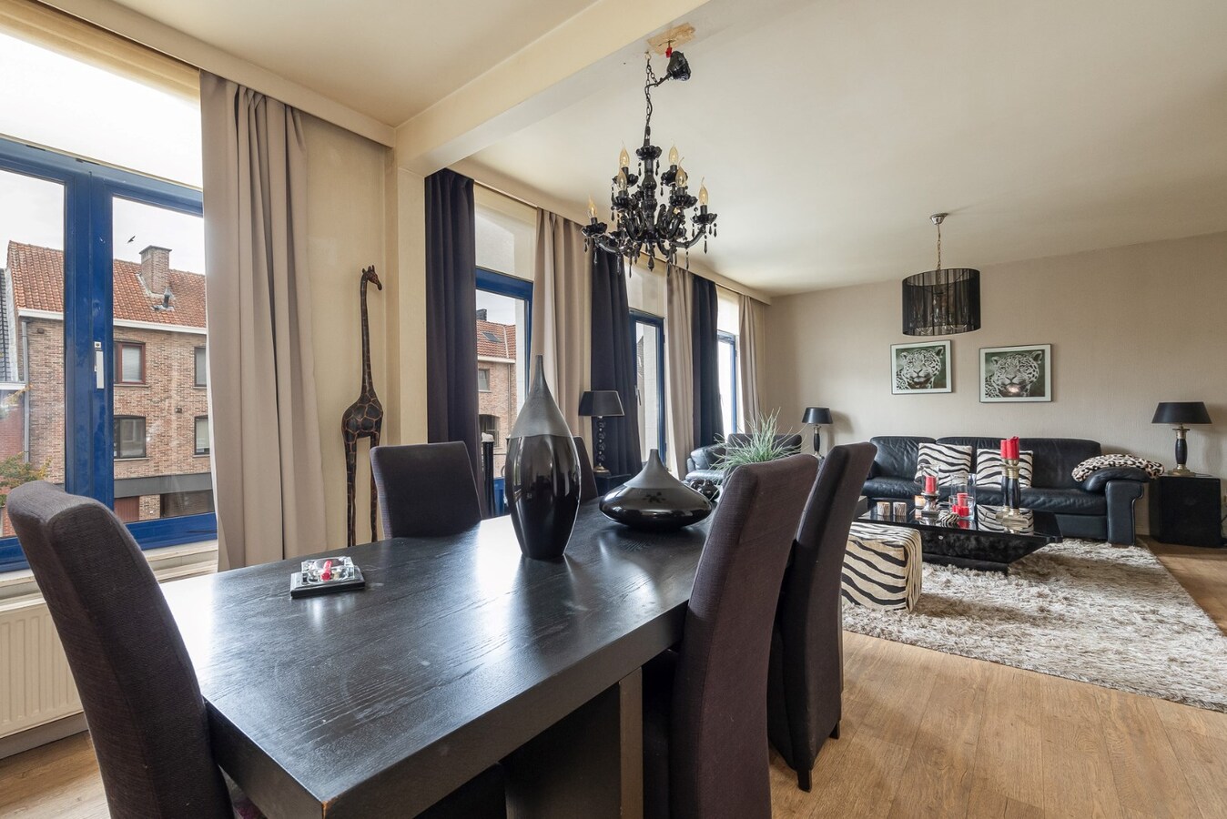 Volledig gerenoveerd dakappartement in centrum Sint-Antonius 