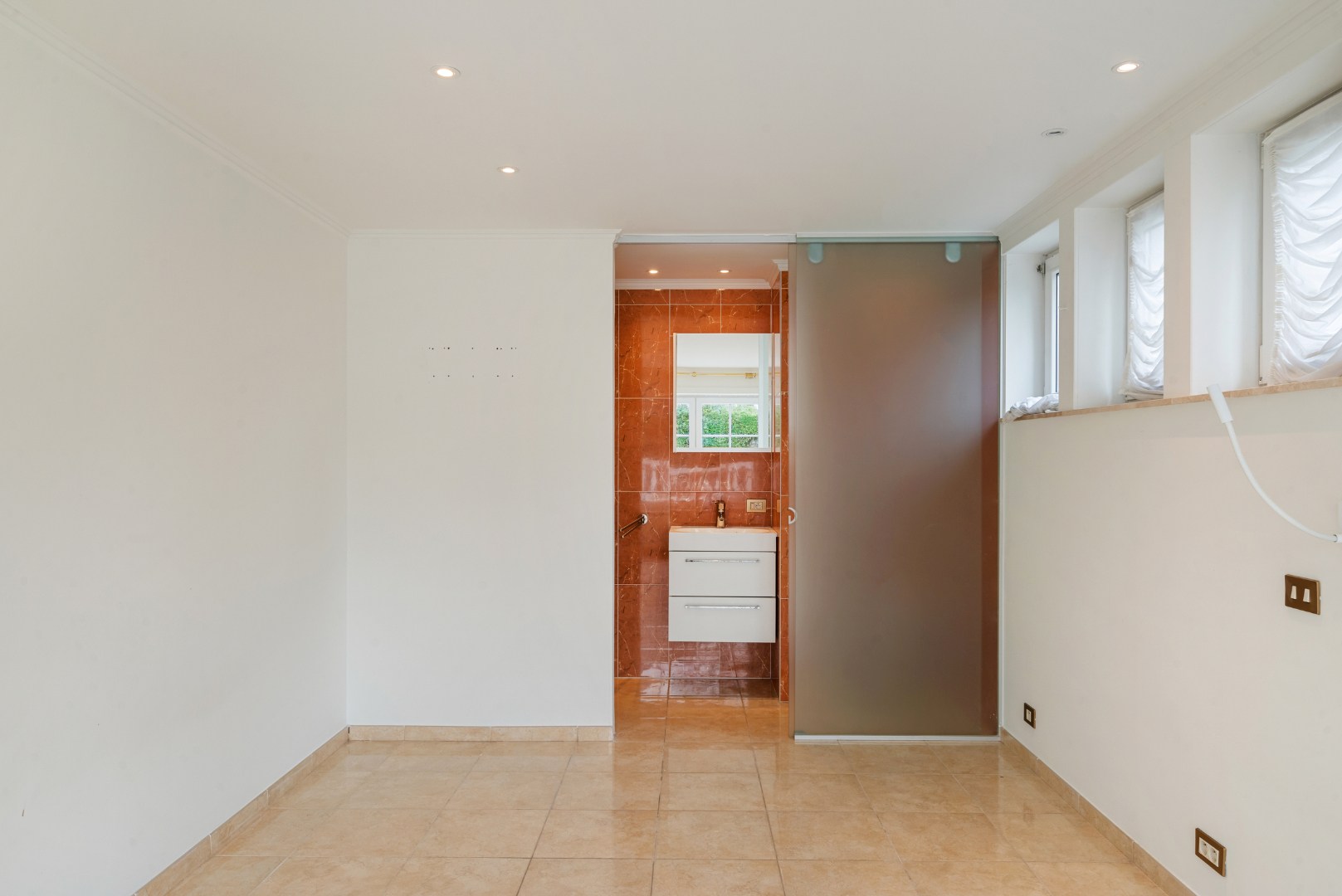 Stijlvolle villa met 5 slaapkamers op mooi perceel van 1325m² 