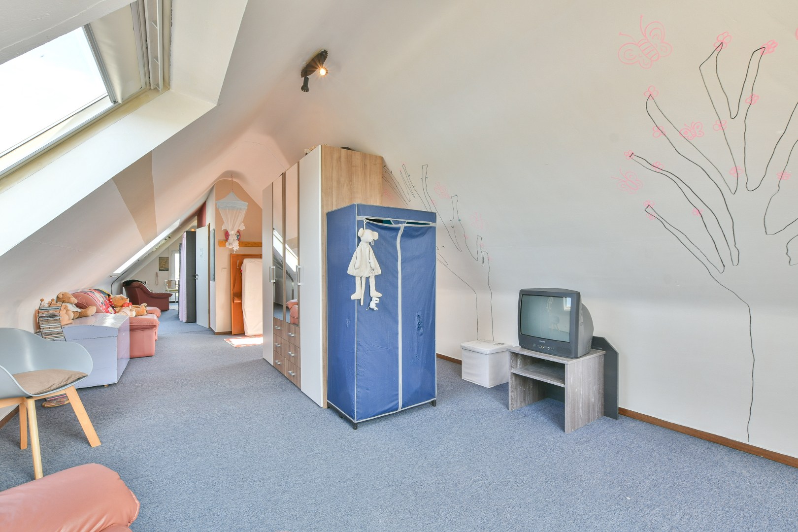 Unieke investeringskans: karaktervol hotel met 18 kamers &amp; woonmogelijkheden te koop! 