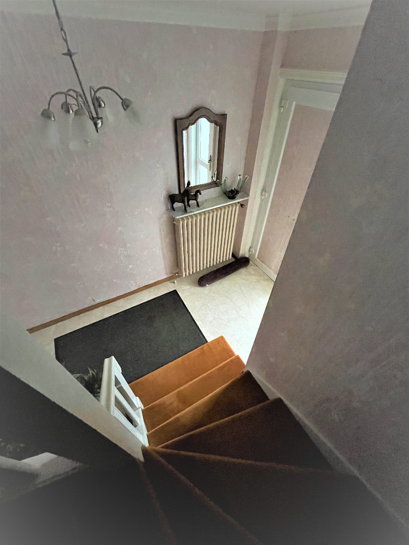 Woning met 3 slaapkamers en garage in rustige buurt 