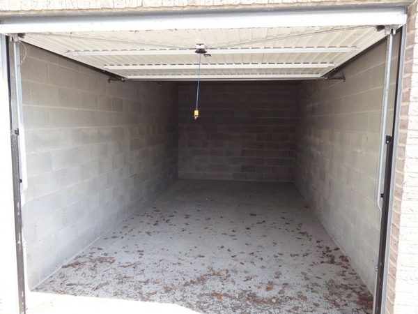 Verhuurd garage - Zonhoven