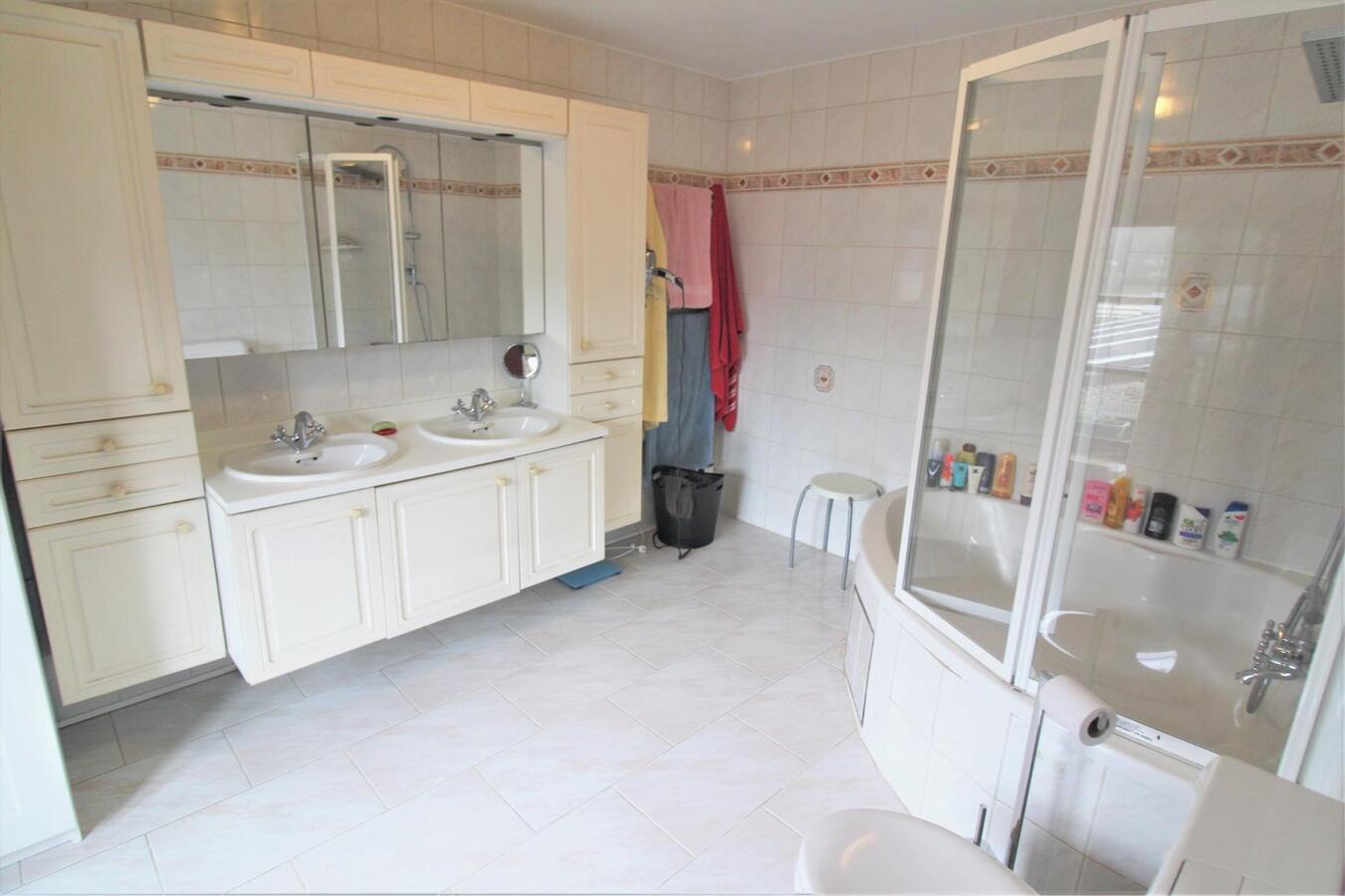 OPTIE - Habitation avec complexe équestre sur environ 4ha à Lennik (Brabant Flamand) 