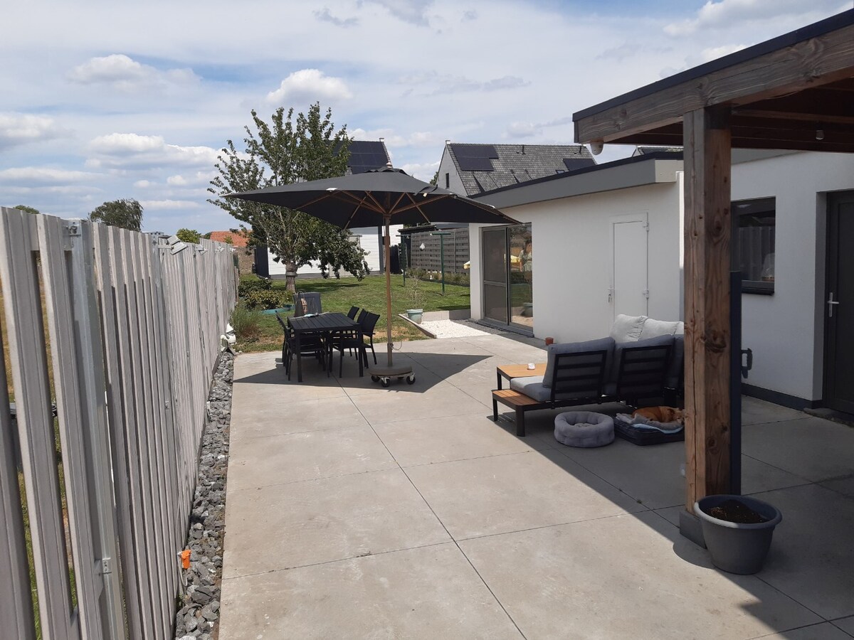 Praktische gezinswoning met leuke tuin. 