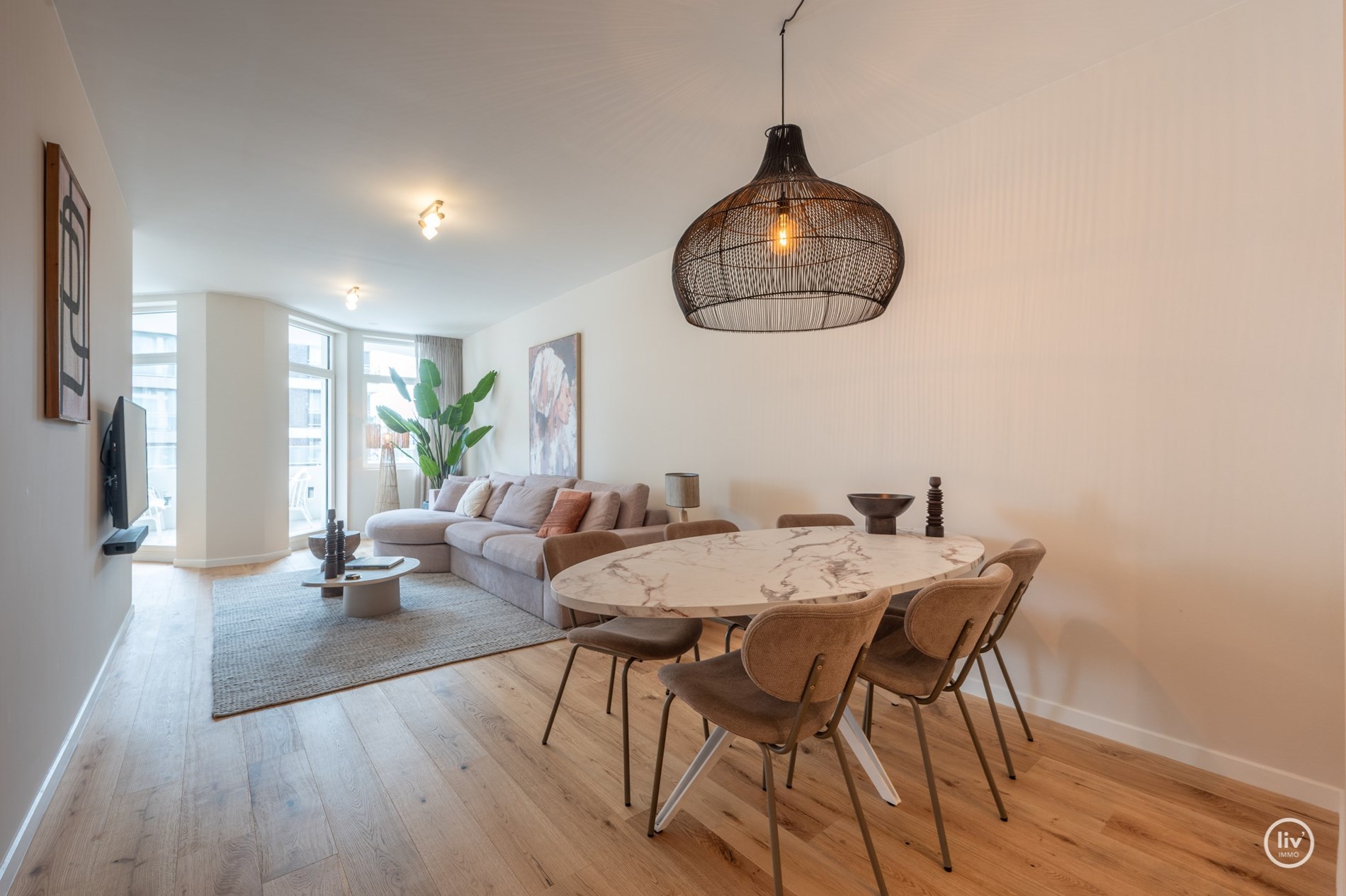 Nieuwbouw appartement met 3 slaapkamers gelegen in de Lippenslaan, het appartement is compleet gemeubeld. 