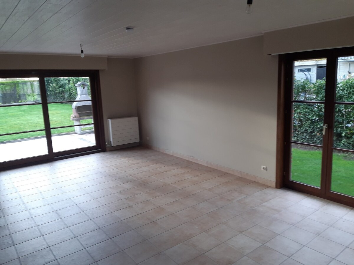 Tijdloze eigendom met tuin (Open Bebouwing). 