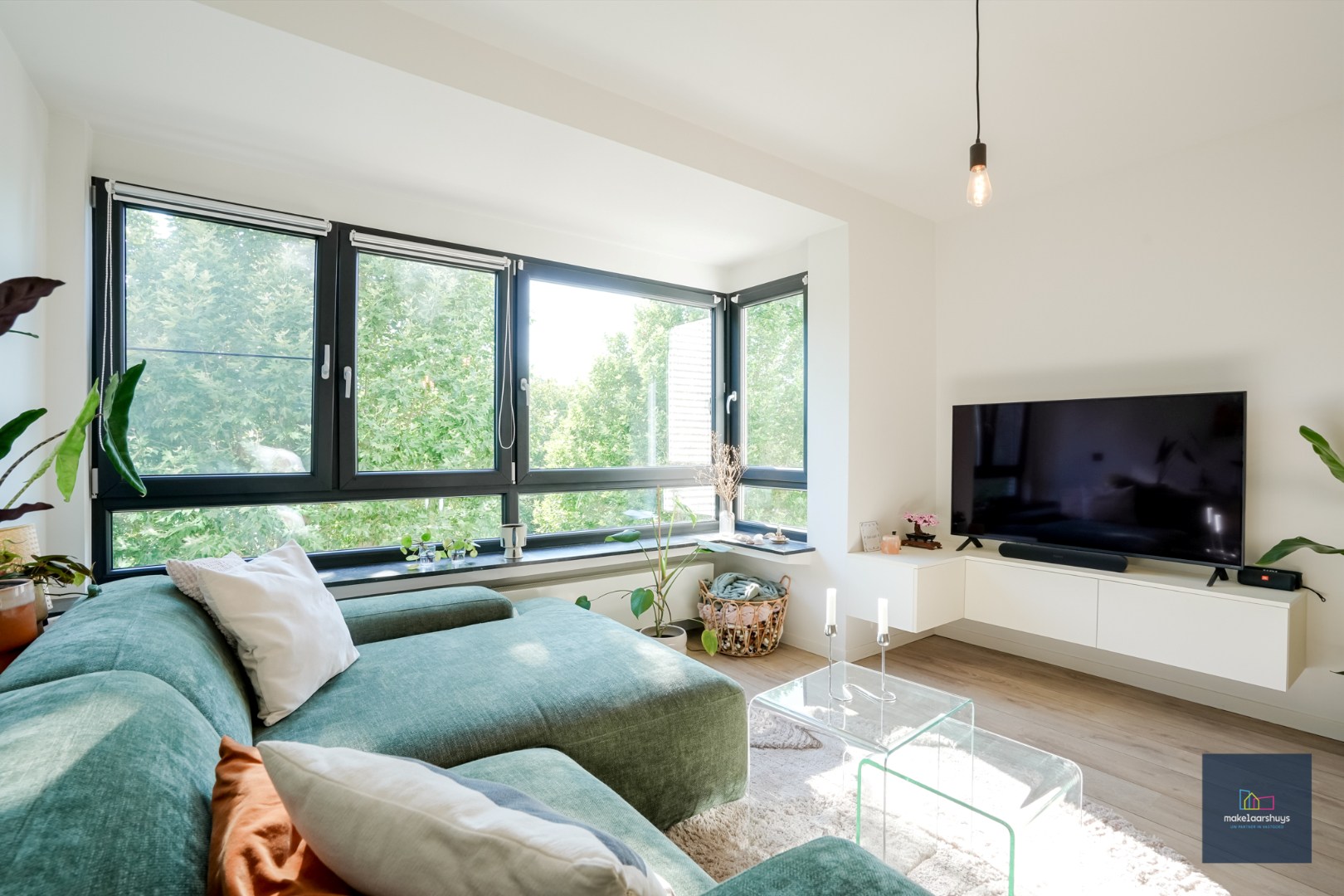 Instapklaar en lichtrijk appartement op de Coupure 