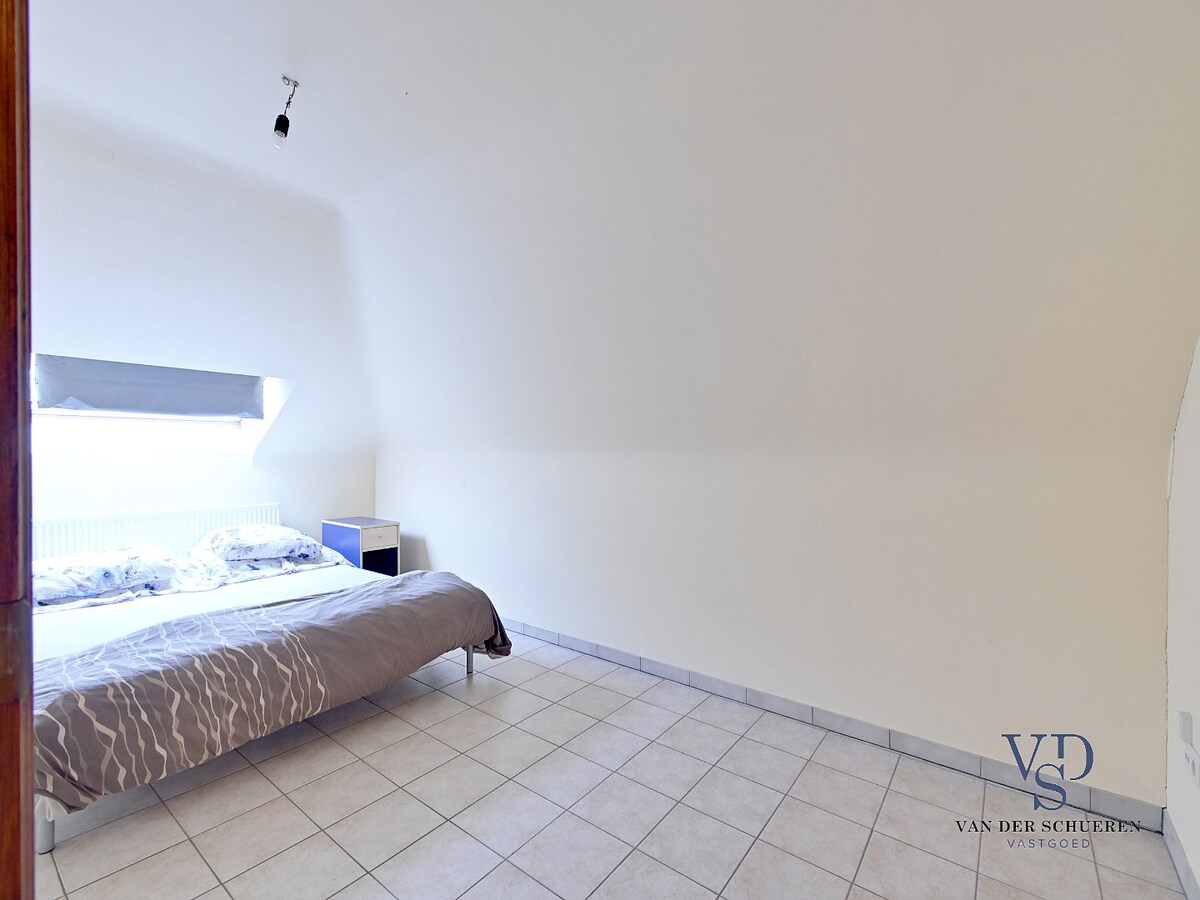 Degelijke, praktische Half Open Bebouwing. 