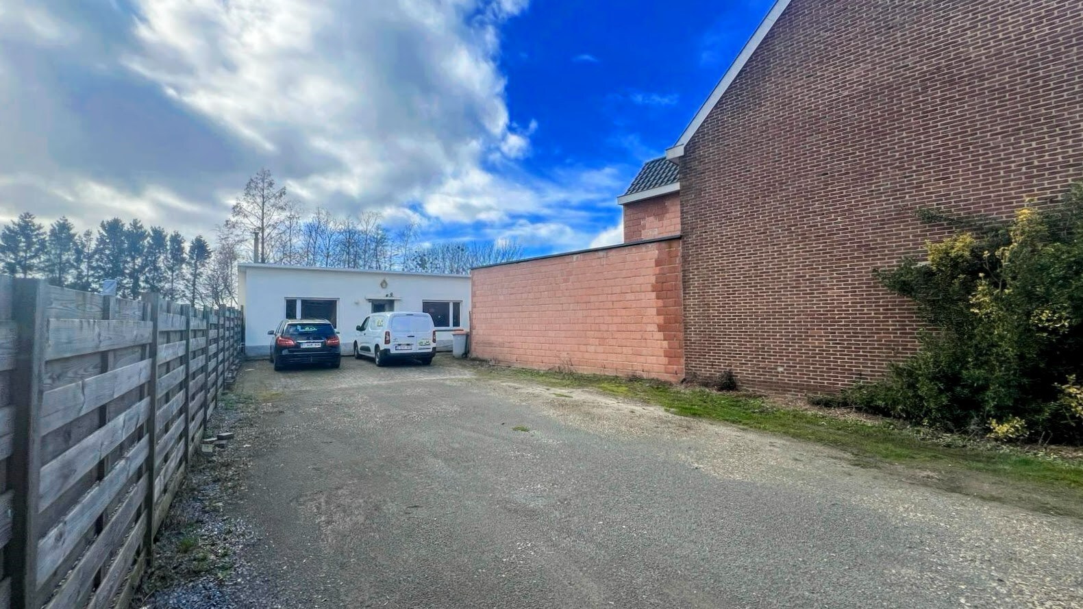 Betaalbare renovatiewoning in het gezellige Uikhoven 