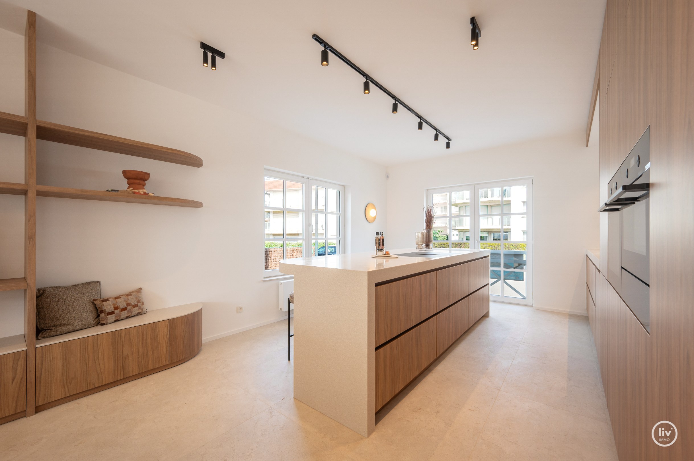 Exclusief gerenoveerde villa op een absolute toplocatie in de Jozef Nellenslaan te Knokke. 