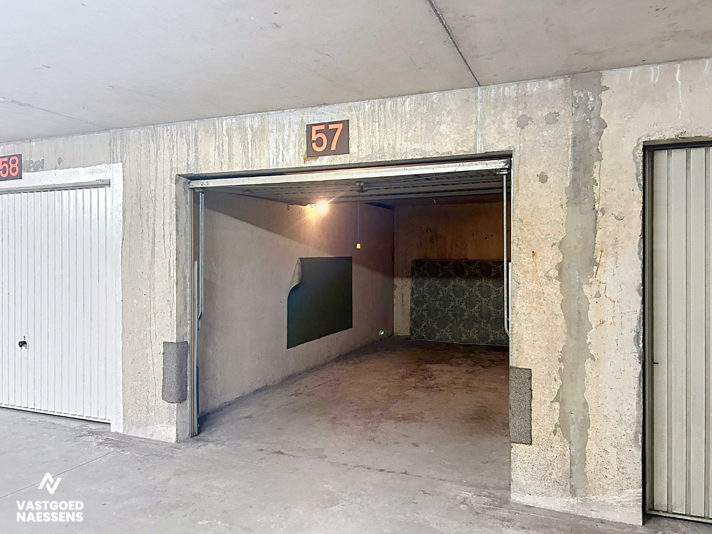 GARAGEBOX VLAKBIJ ZEEDIJK 