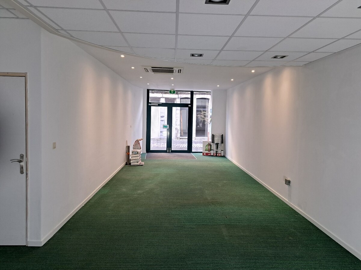 Surface commerciale état neuf 