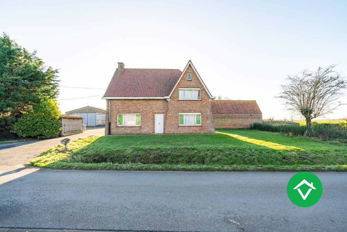 Authentieke hofstede in een landelijke omgeving te Koekelare 