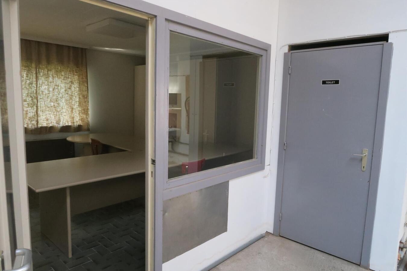 Atelier van 950 m² op verbindingsweg Ieper - Diksmuide 