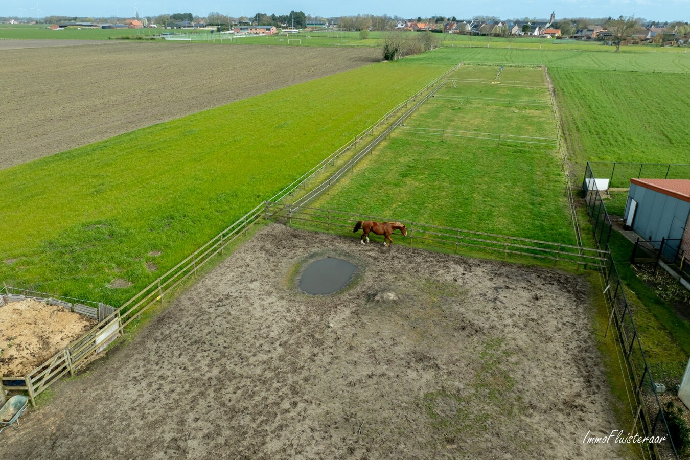 Bouwgrond voor HOB met aanpalende weide nabij het centrum van Hoogstraten 