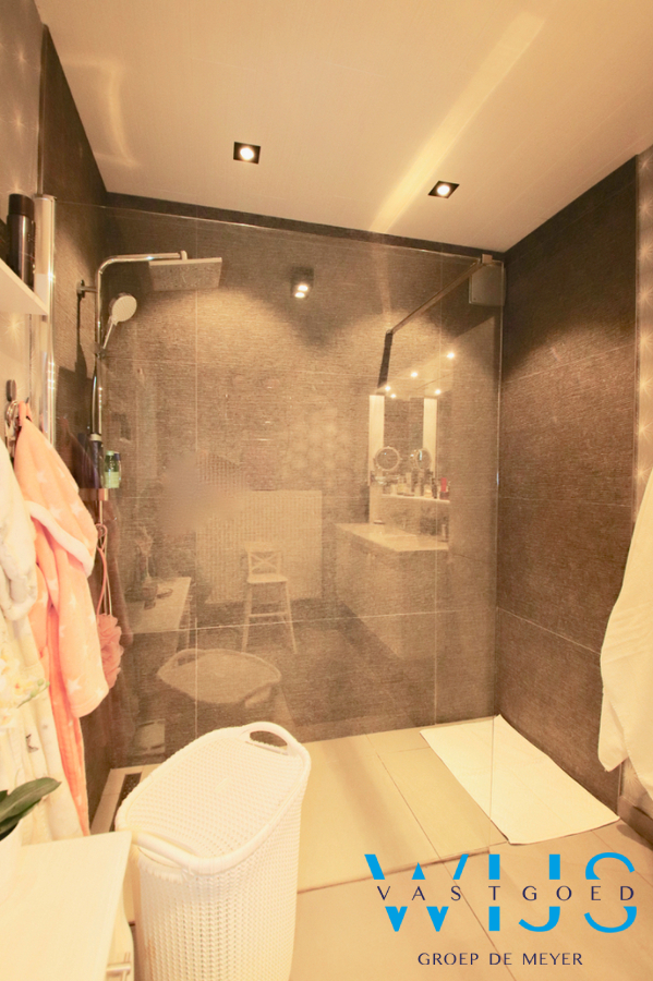 Prachtige alleenstaande woning op een aangenaam perceel van 1060m² in Doornzele ! 